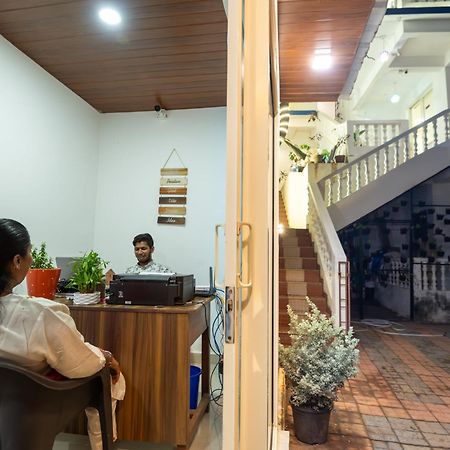 Morjim Sea Waves-Beach Front Hotel المظهر الخارجي الصورة