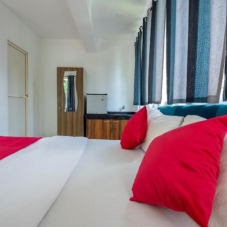Morjim Sea Waves-Beach Front Hotel المظهر الخارجي الصورة