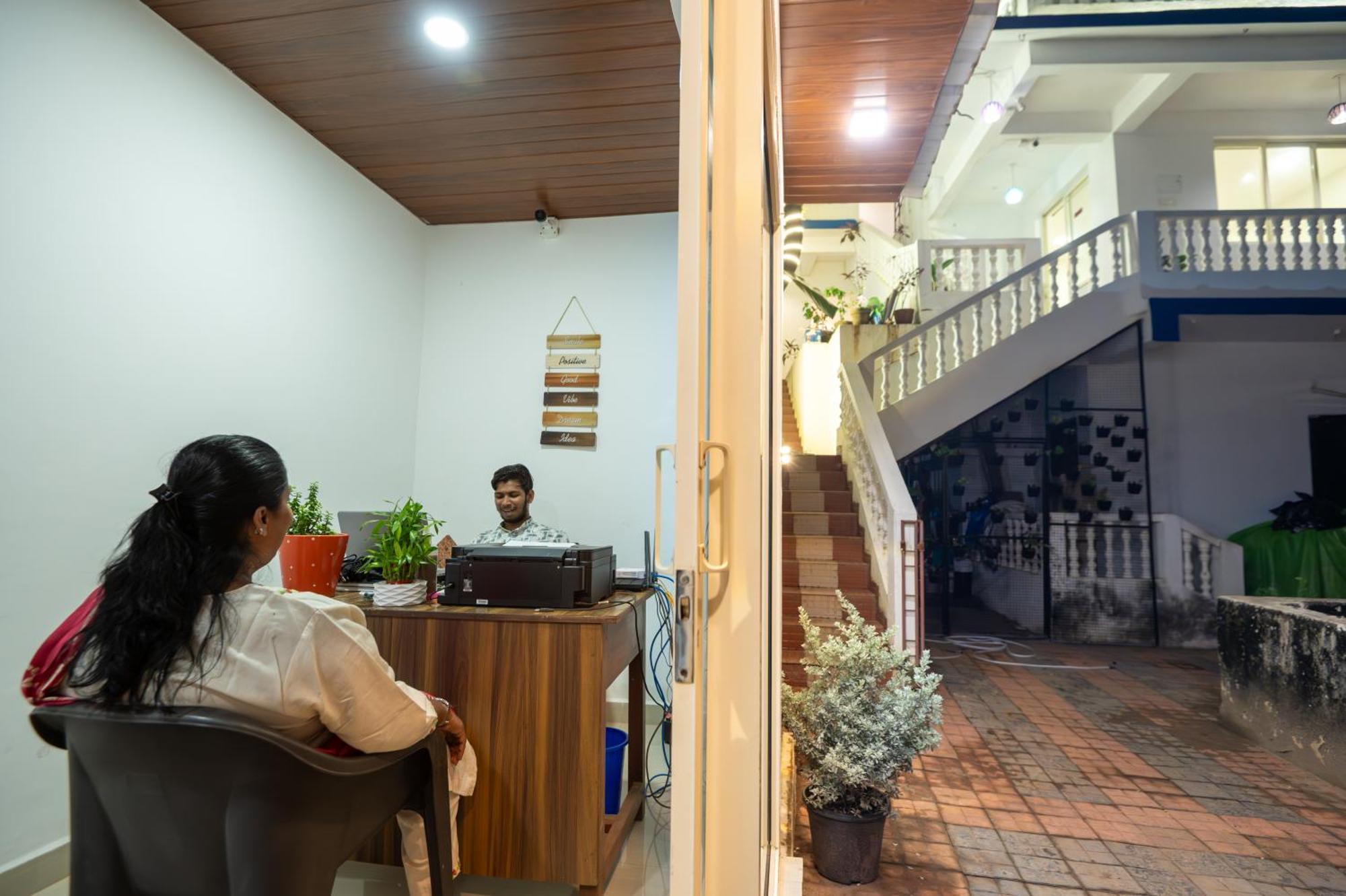 Morjim Sea Waves-Beach Front Hotel المظهر الخارجي الصورة