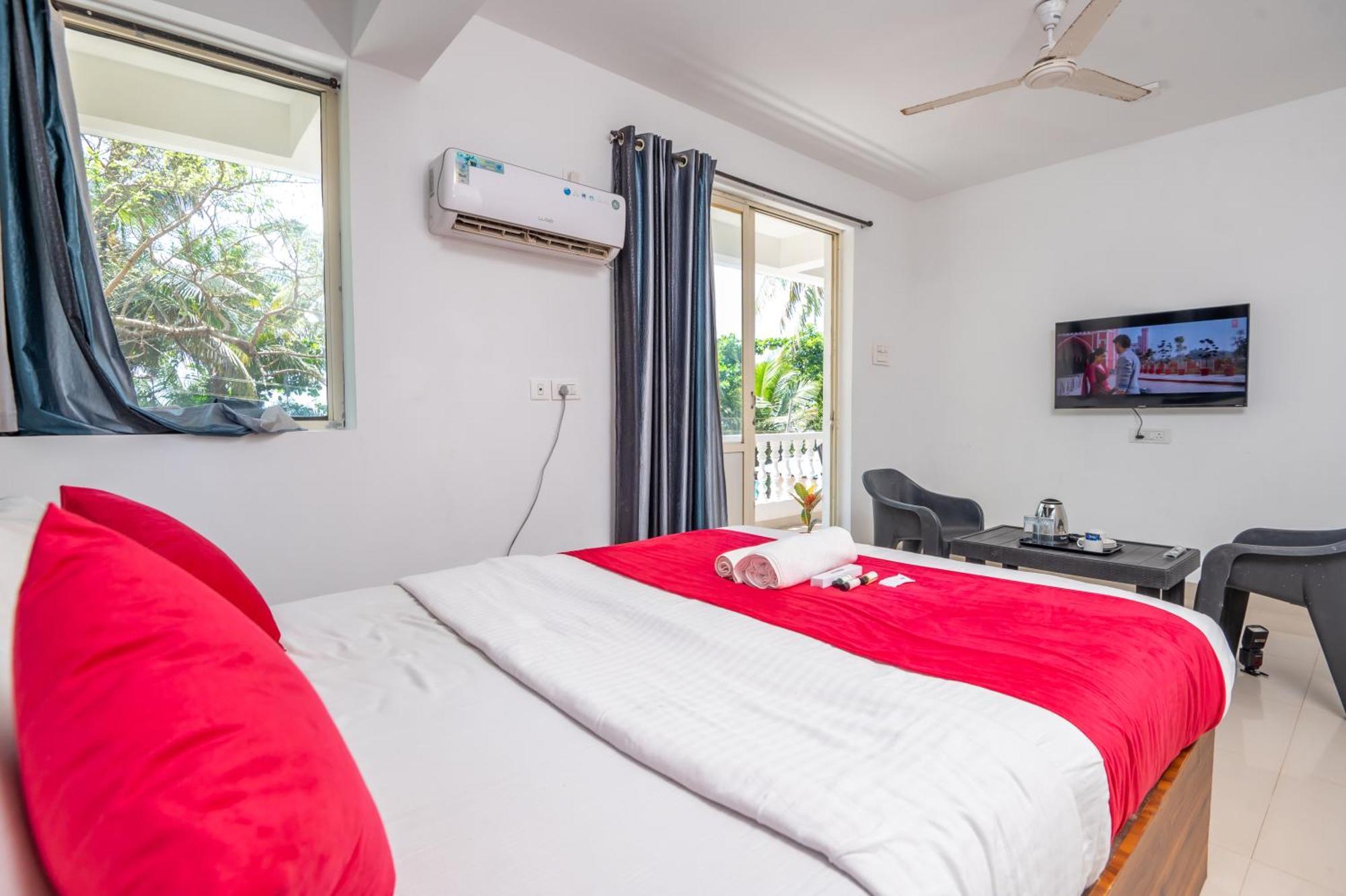 Morjim Sea Waves-Beach Front Hotel المظهر الخارجي الصورة