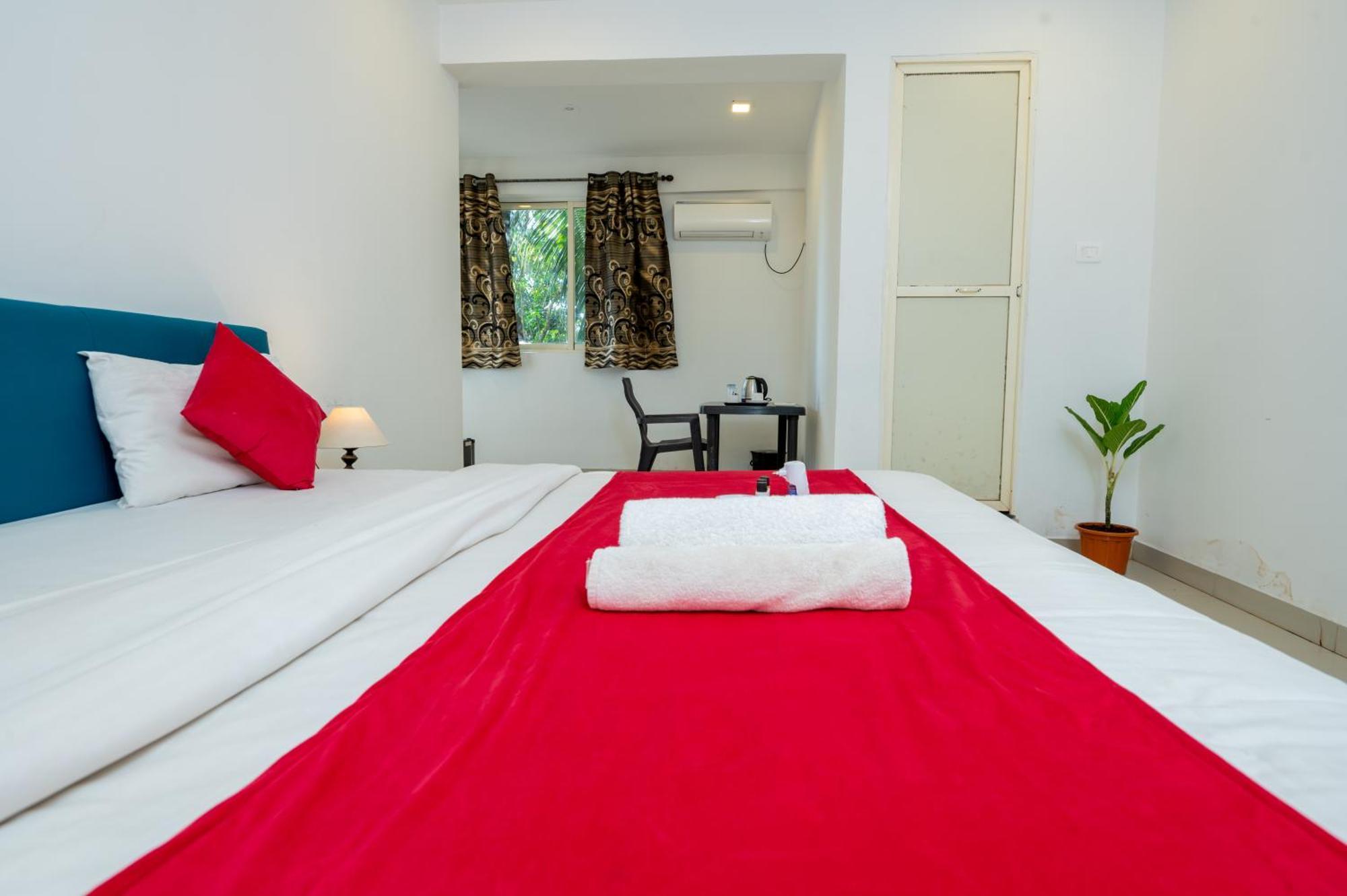 Morjim Sea Waves-Beach Front Hotel المظهر الخارجي الصورة