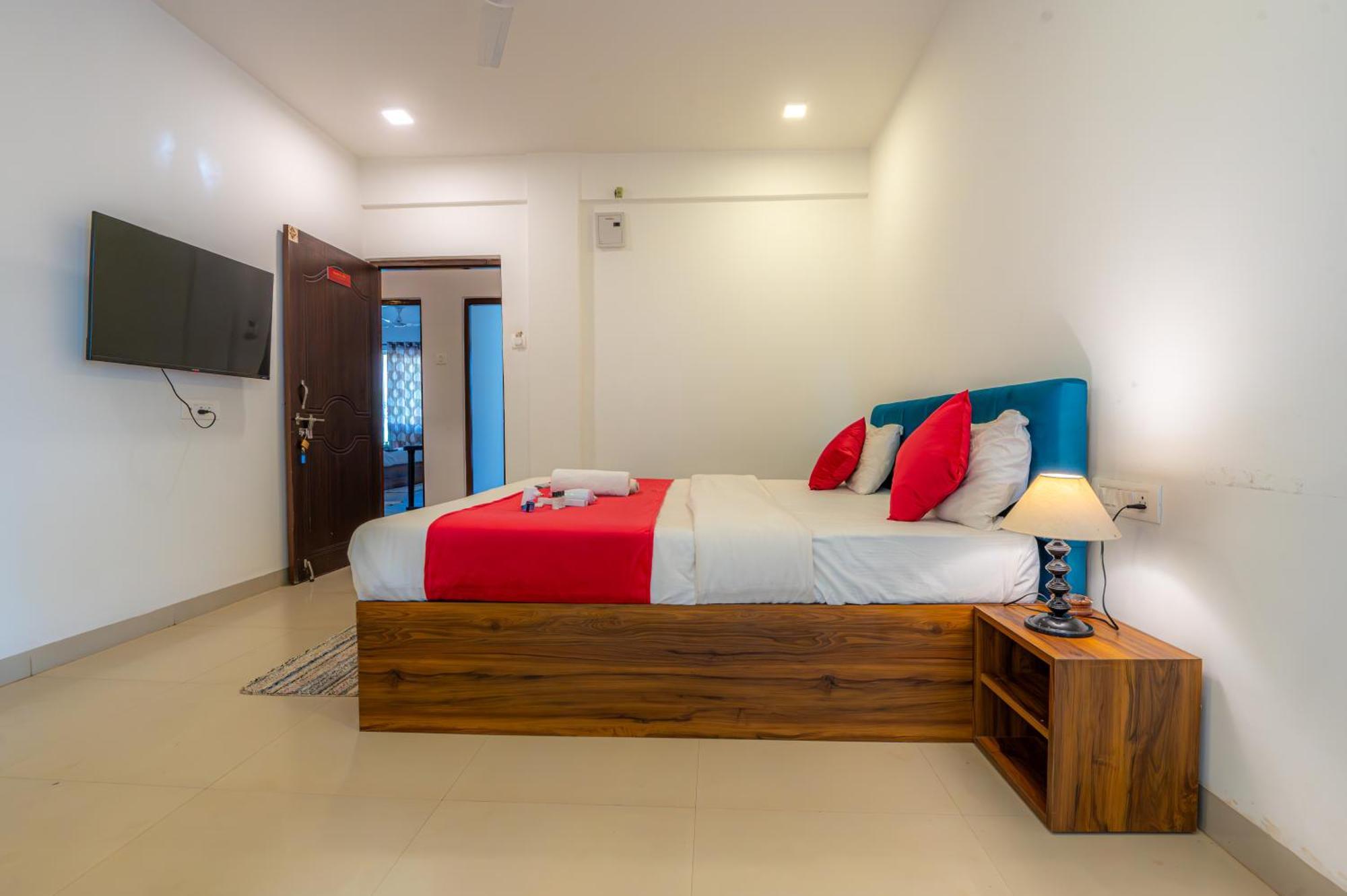 Morjim Sea Waves-Beach Front Hotel المظهر الخارجي الصورة