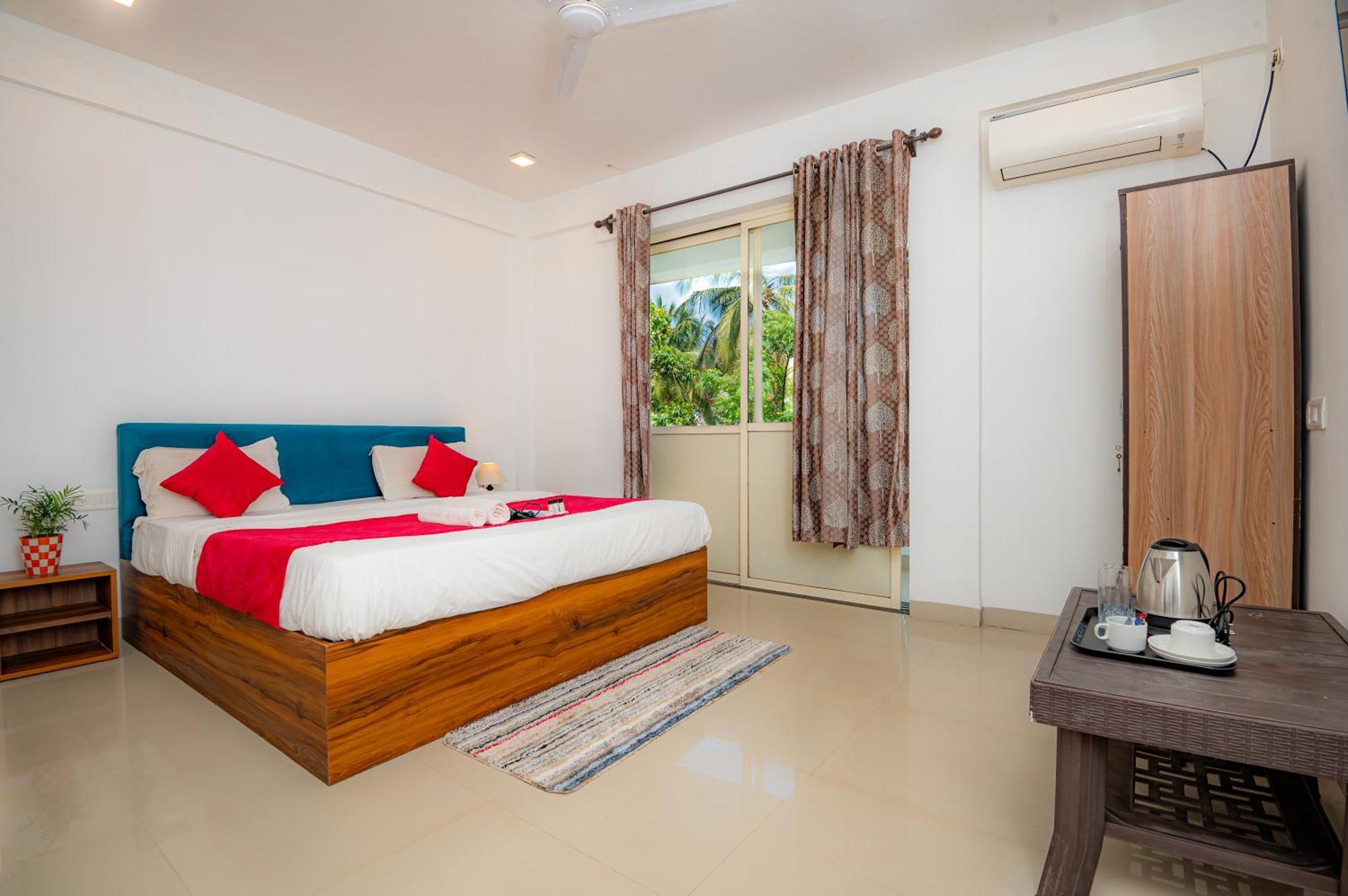Morjim Sea Waves-Beach Front Hotel المظهر الخارجي الصورة